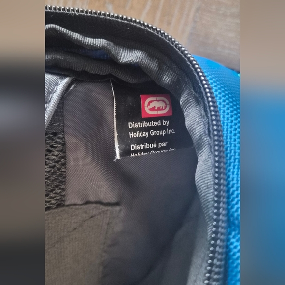 Aqua Travelpro Men's Backpack with Multiple Compartments - Picture 7 of 9